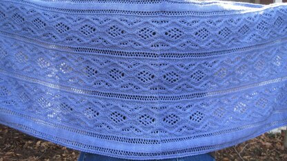 Trim Cable Lace Shawl