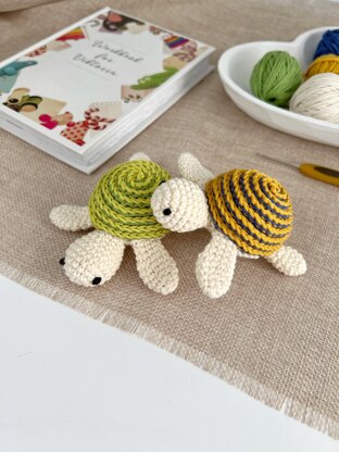 Crochet turtle pattern Amigurumi keychain plush charm Crochet sea animals keyring car hanger