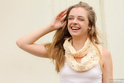 Fanfare Delight Cowl