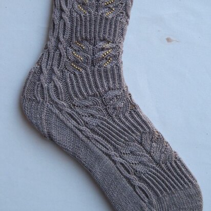 Lori's Favorite Beaded Socks - knitting pattern