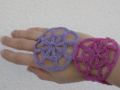 Round Motifs Mitts/Cuffs