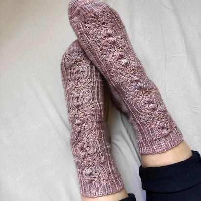 Spring Bloom Socks - knitting pattern
