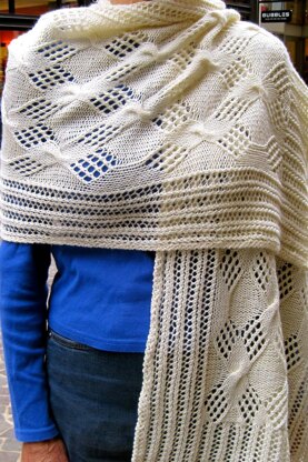 Cable Lace Checkerboard Wrap