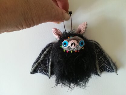 Knitting a bat for Halloween