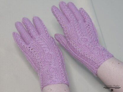 Full and Fingerless Lovelace Gloves
