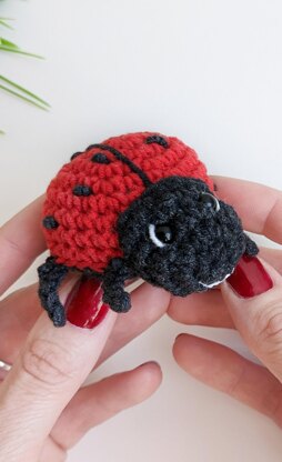 Crochet ladybug amigurumi pattern