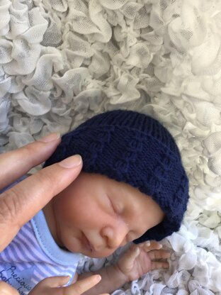 Premature to newborn baby mock cable hat in 4 sizes