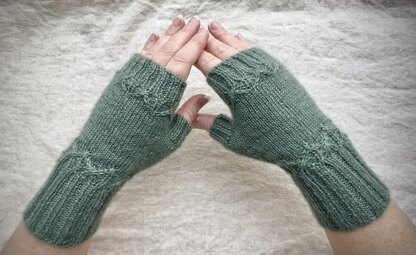 Willow Garden Fingerless Mitts
