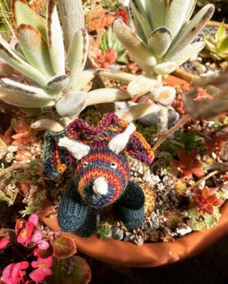 Triceratops dinosaur stuffed toy amigurumi