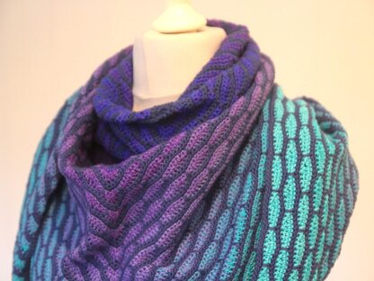 Triangular shawl "atlantis"