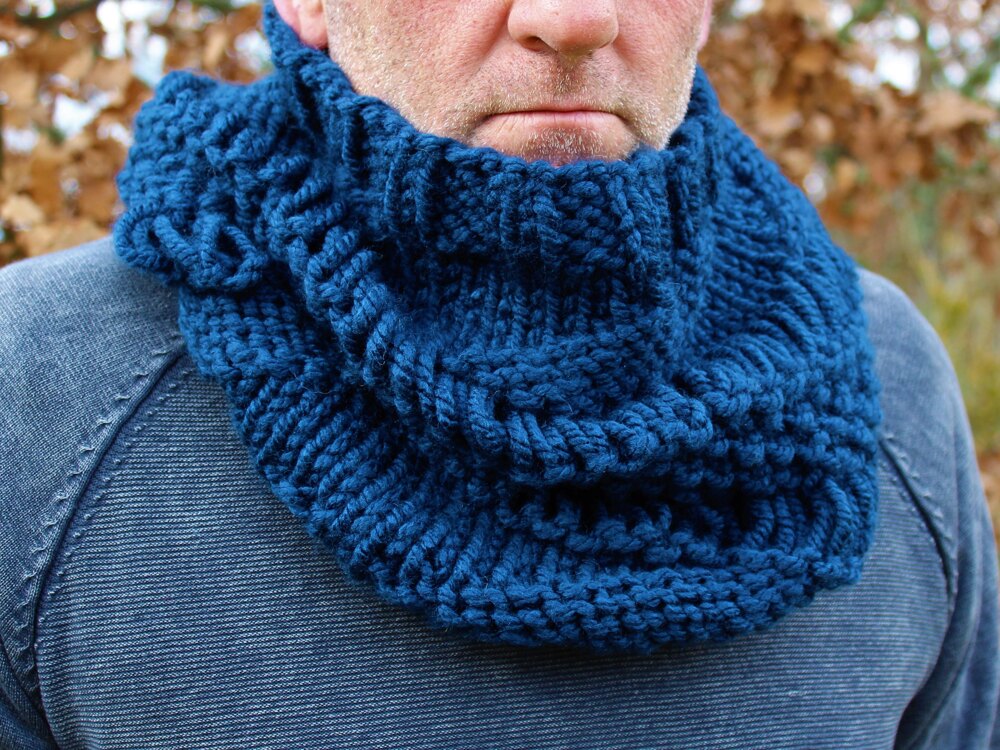 Men's Diesel Cowl Knitting pattern by anrol by lorna robson