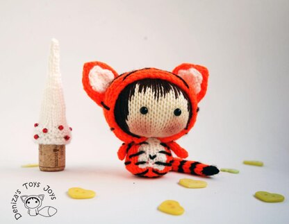 Small Tiger Doll. Tanoshi series toy.