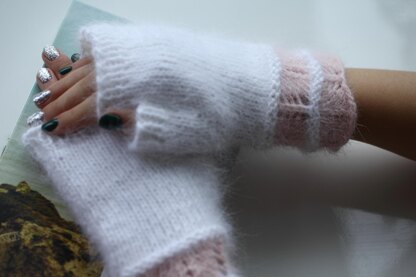 Four Hours Easy Fingerless Mitts