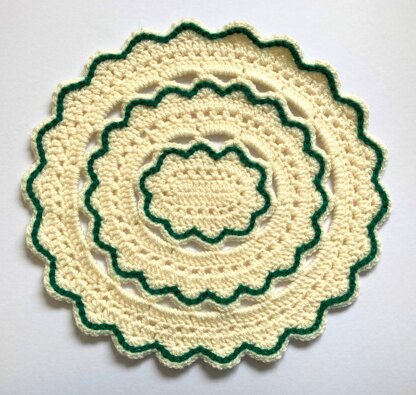 Oval placemat by HueLaVive