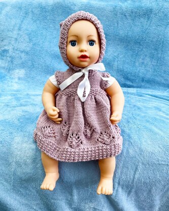 P140 Doll's Dress and Bonnet