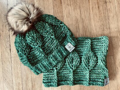 Birch Leaf Cowl