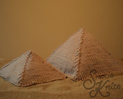 Free Pyramids Knitting Pattern 3D Toy Scenery Snoo's Knits