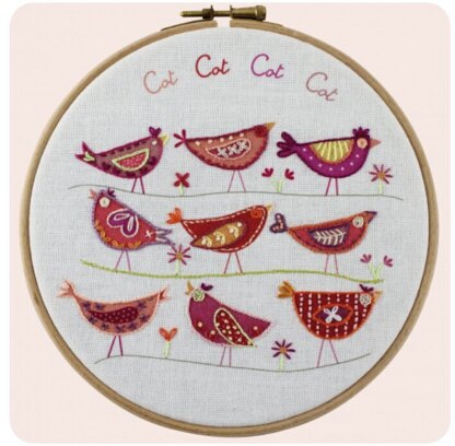 Un Chat Dans L'Aiguille Cluck, Cluck, Cluck Contemporary Printed Embroidery Kit