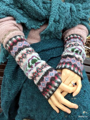 Bobby’s Fair Isle Thistle Wristwarmers