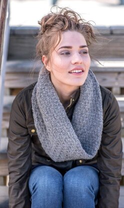 Devora Cowl in Berroco Catena - 391-3 - Downloadable PDF