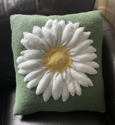 Daisy pillow