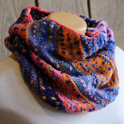 Koigu ColorDust Cowl PDF