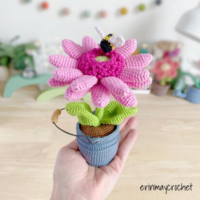 Bumble Blossom Gerber Daisy Amigurumi Crochet Pattern