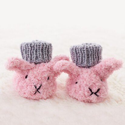 Itty Bitty Fuzzy Wuzzy Bunny Booties in Bernat Softee Baby Solids