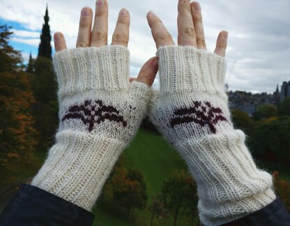 Scottish Rose Handwarmers