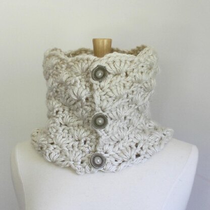 Jamie Cowl - Chunky Crochet Shell Pattern