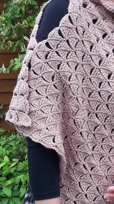 Eloelai Wedge Stitch Poncho