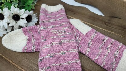 Daisy Chain Socks (Assigned Pooling)