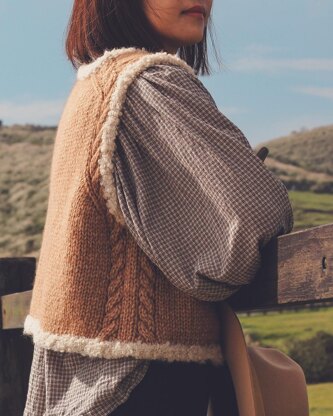 Fluffy Border Vest