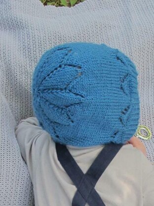 Zig-zag and star baby bonnets