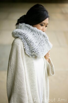 Luxe Faux Furl Cowl (Knit)