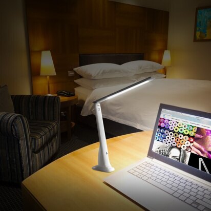  Daylight Studios Smart Travel Lamp