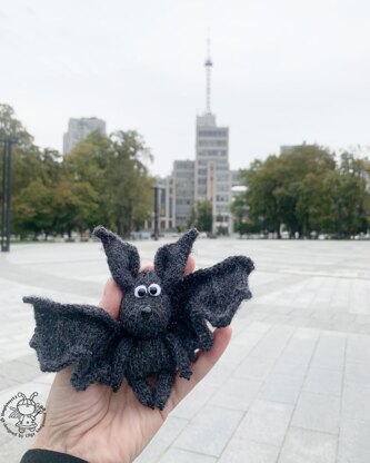Mini cute Bat knitting flat