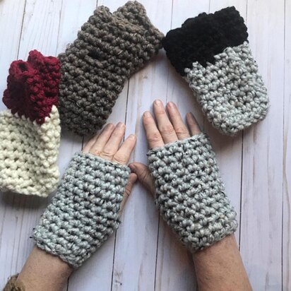 Short and Chunky Fingerless Gloves