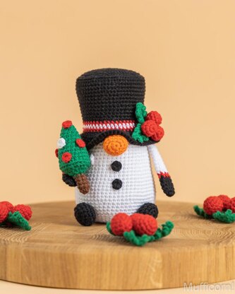 Snowman Gnome with Christmas tree