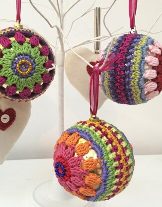 Crochet christmas bauble