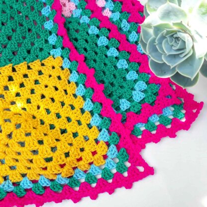 Mraba Granny Blanket