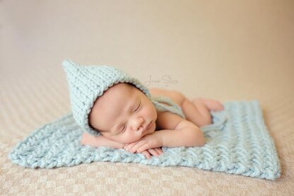 Newborn Pixie Hat and Blanket