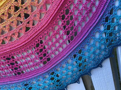 Apricity Shawl