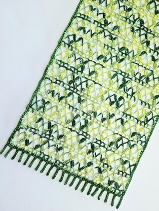 Clover Table Runner