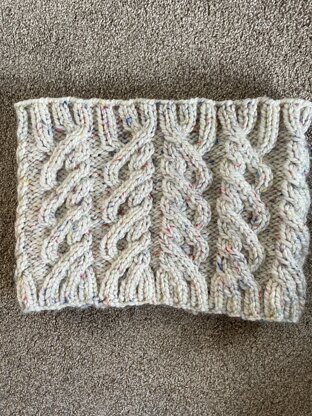 Cowl in chunky stash yarn