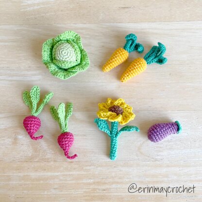 Farmers Market Basket Crochet Pattern by erinmaycrochet