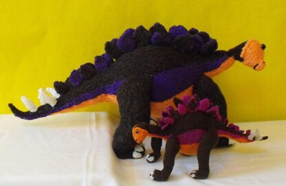 STEVE STEGOSAURUS AND BABY TOY DINOSAUR KNITTING PATTERN MADMONKEYKNITS