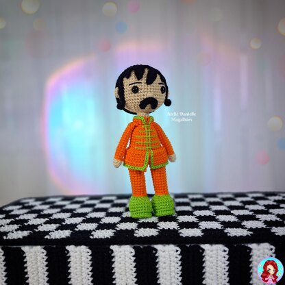 🧶 The Beatles & Yellow Submarine – Crochet Amigurumi Pattern (Digital File)