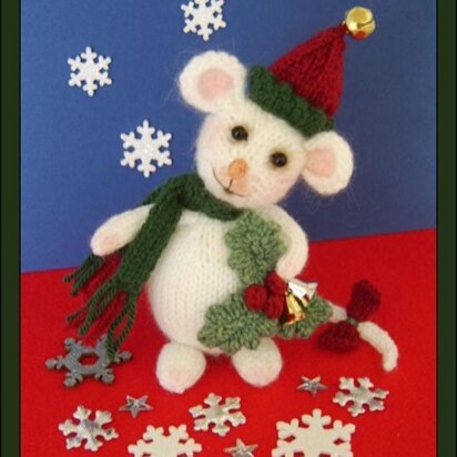 Holly the Christmas mouse - knitting pattern