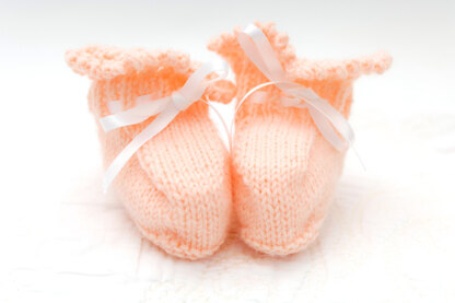 Hat, Cardigan, Mittens & Bootees in DY Choice Baby Joy DK - DYP134
